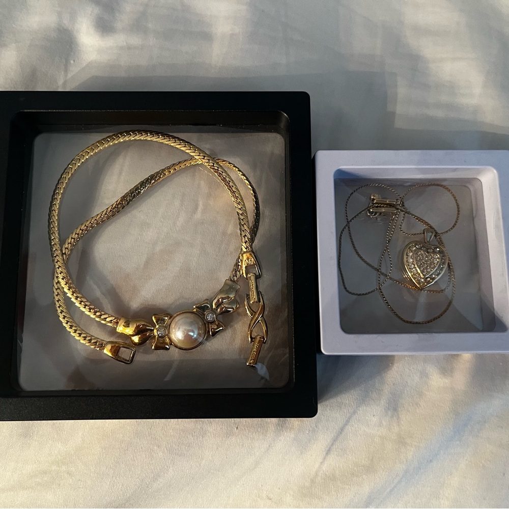 Nina Ricci necklace set
